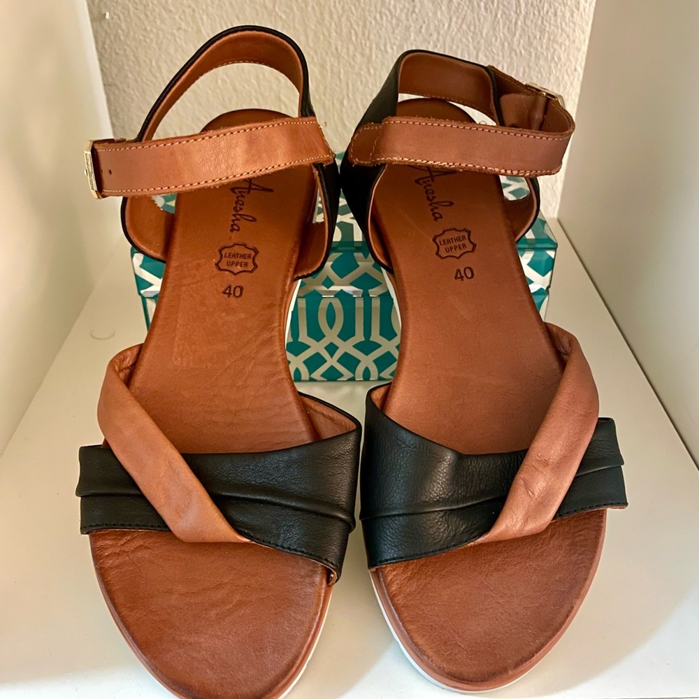 Anthropologie Anesha Women's Black and Brown Soft Leather Sandals rubber soles